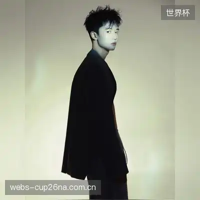 李伟